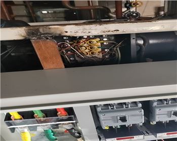 冷庫維修，更換螺桿機組電柜